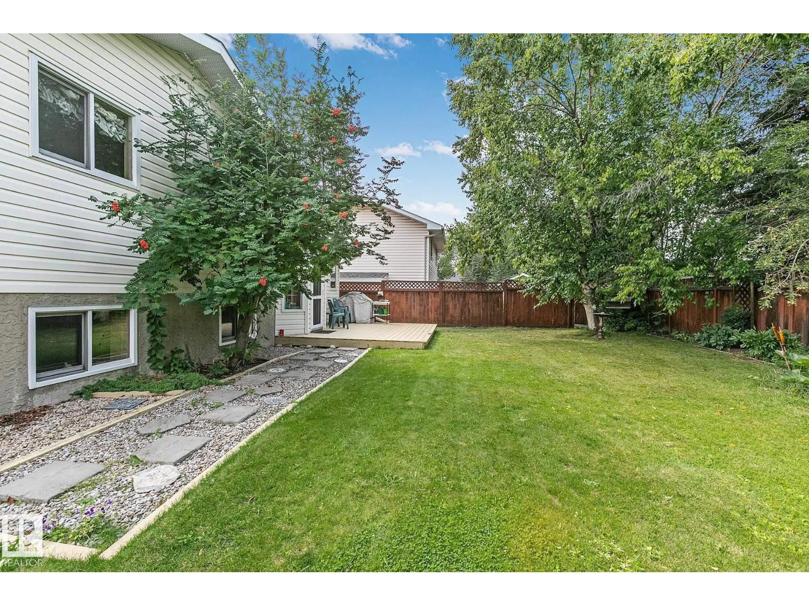 44 CHARLTON RD