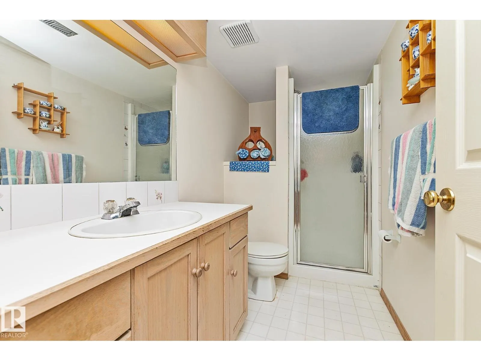 44 CHARLTON RD