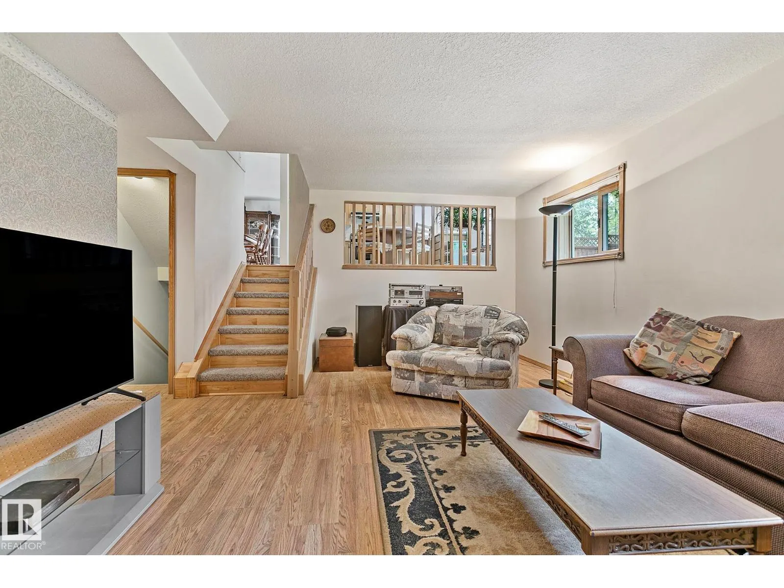 44 CHARLTON RD