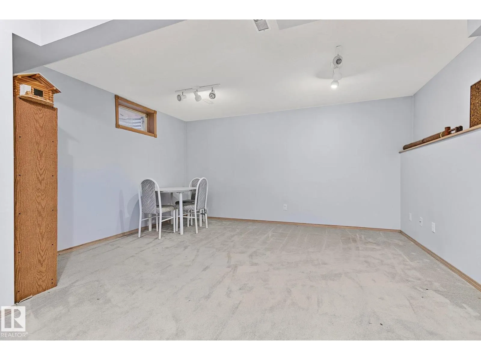 44 CHARLTON RD