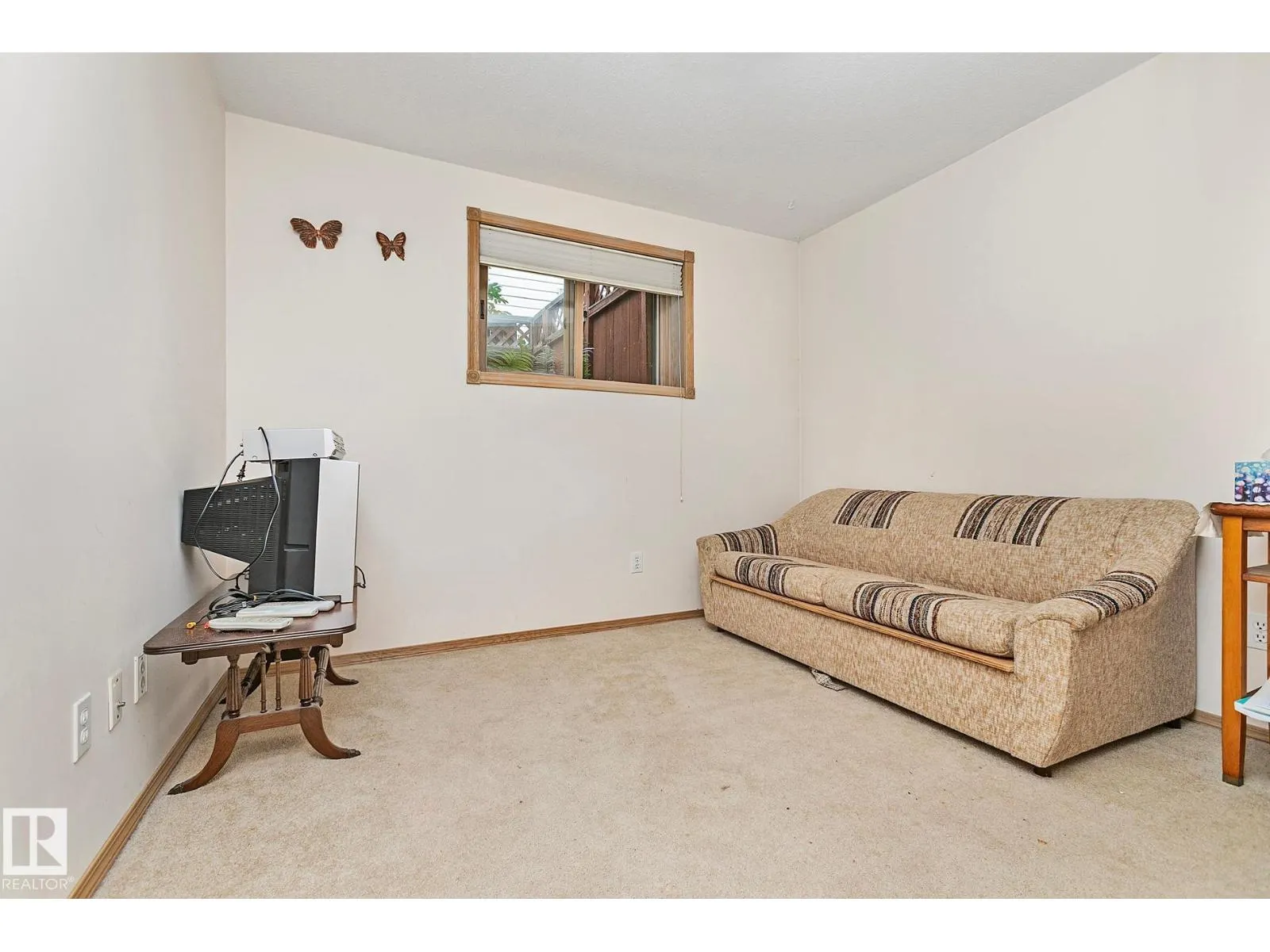 44 CHARLTON RD
