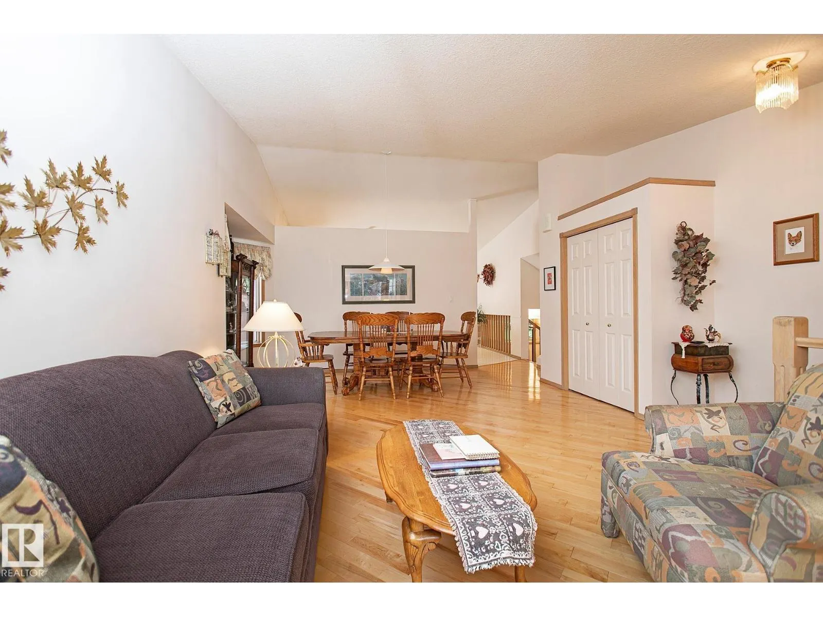 44 CHARLTON RD