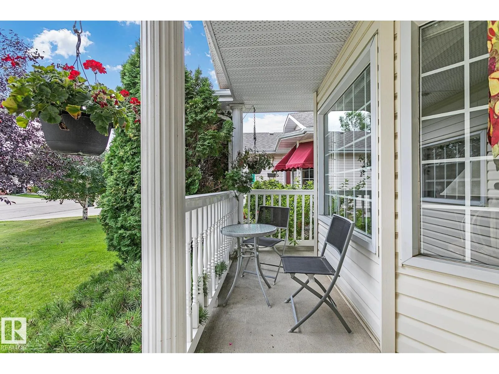 44 CHARLTON RD