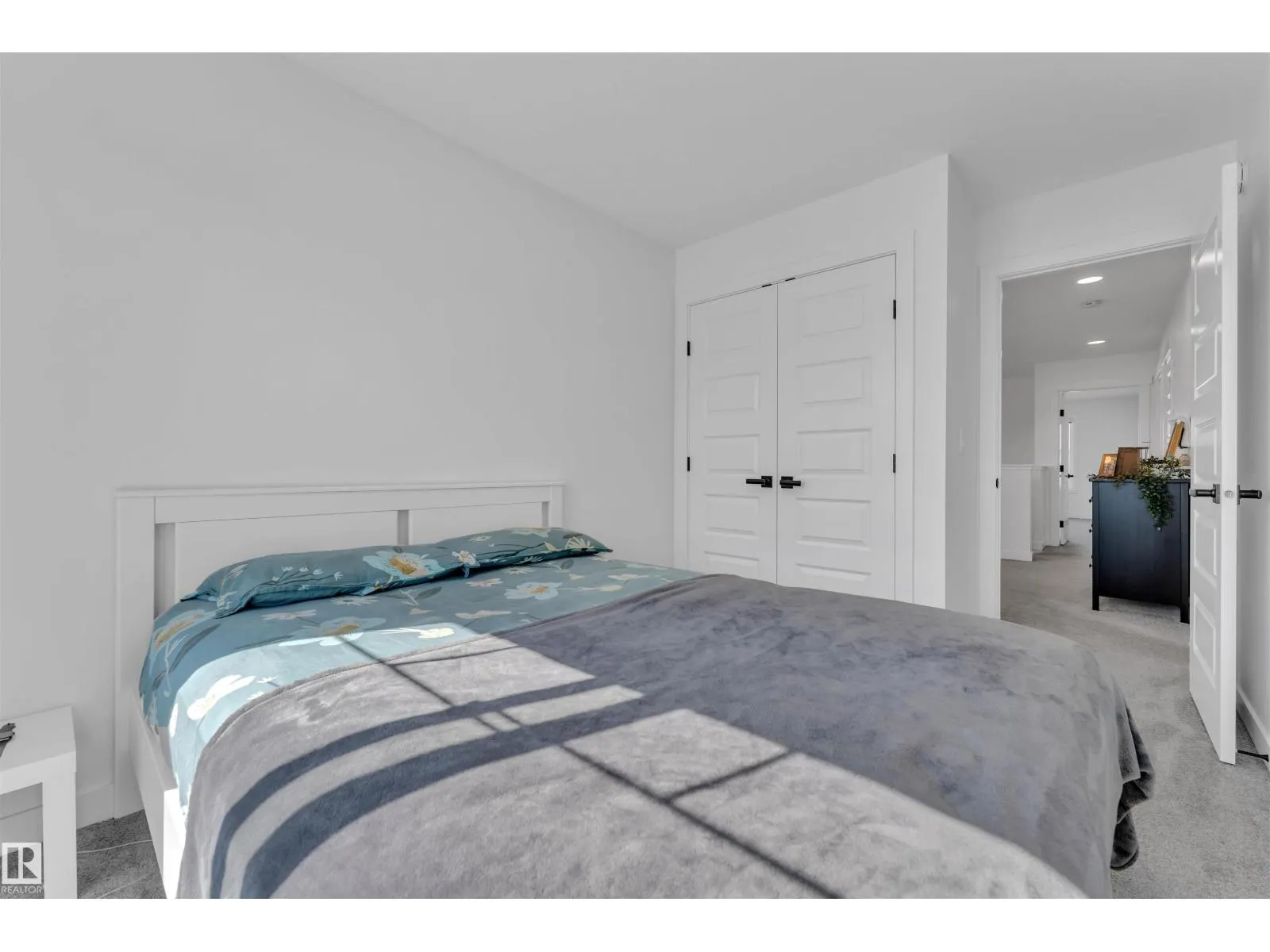 2134 14A AV NW