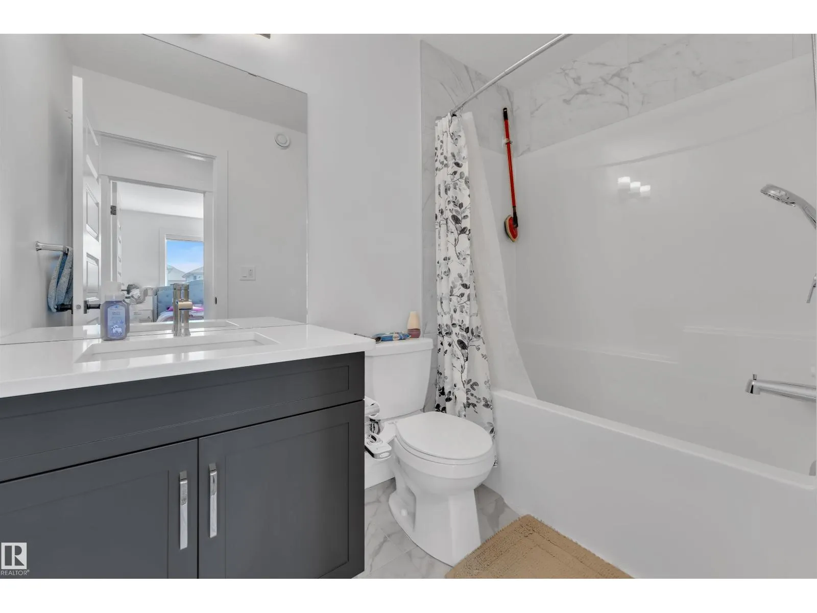 2134 14A AV NW