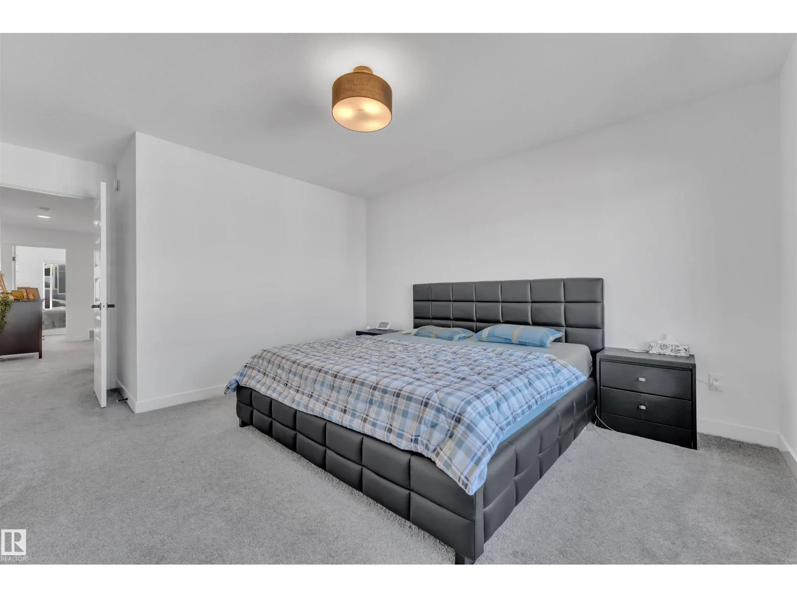 2134 14A AV NW