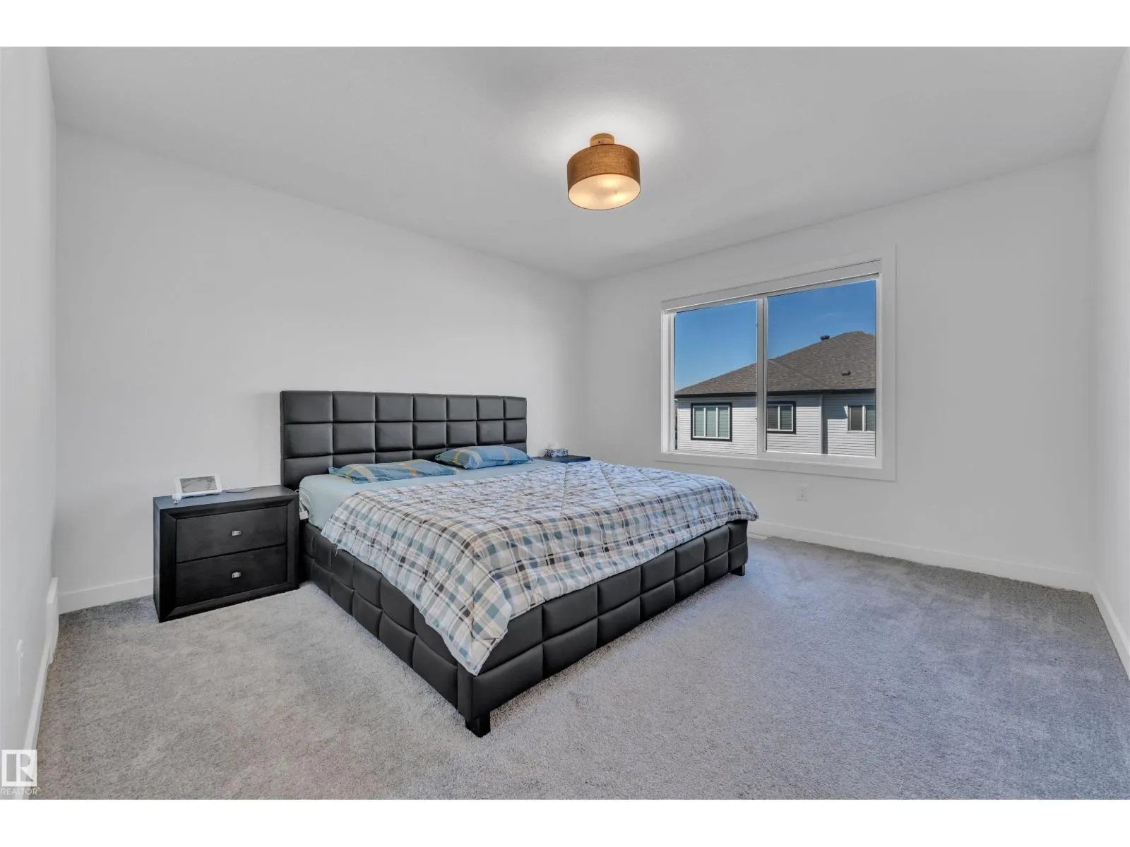 2134 14A AV NW