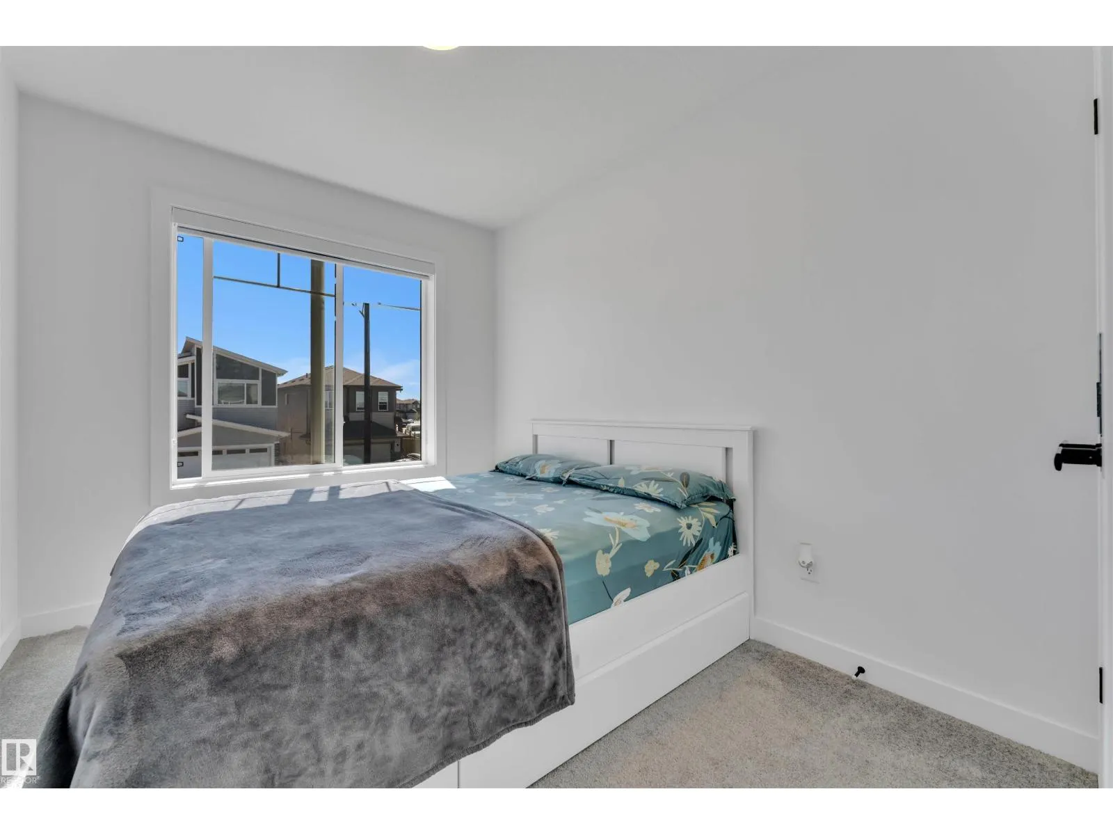 2134 14A AV NW