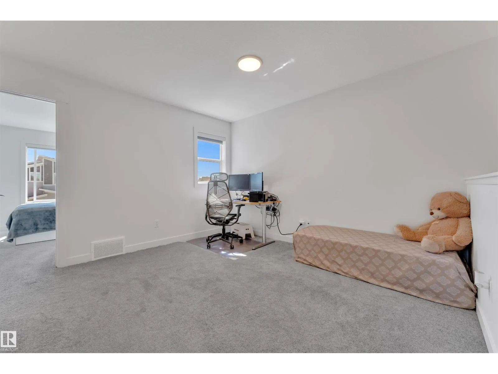 2134 14A AV NW