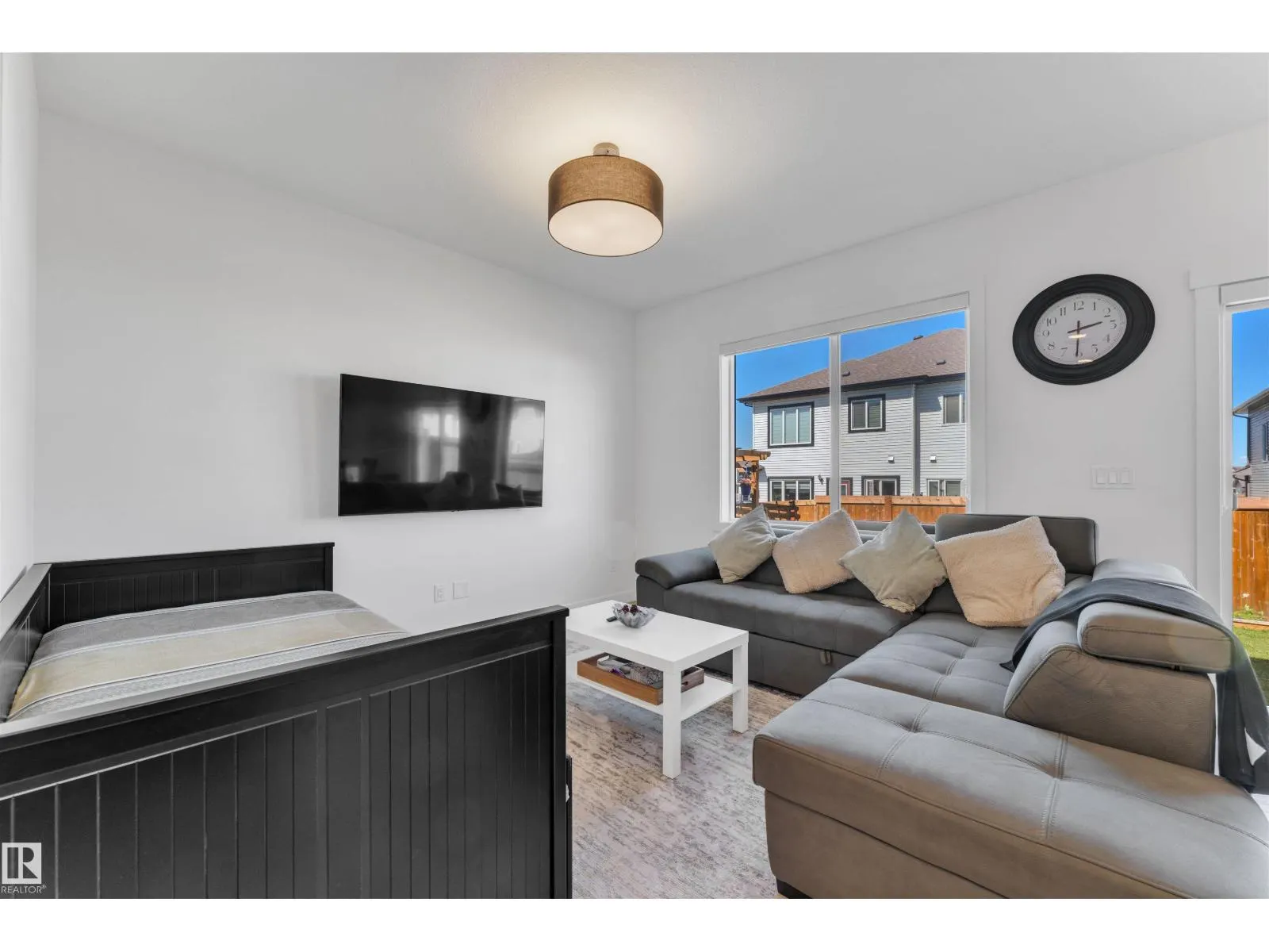 2134 14A AV NW