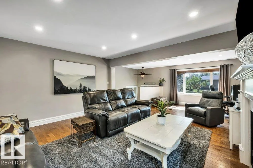 13824 110A AV NW NW