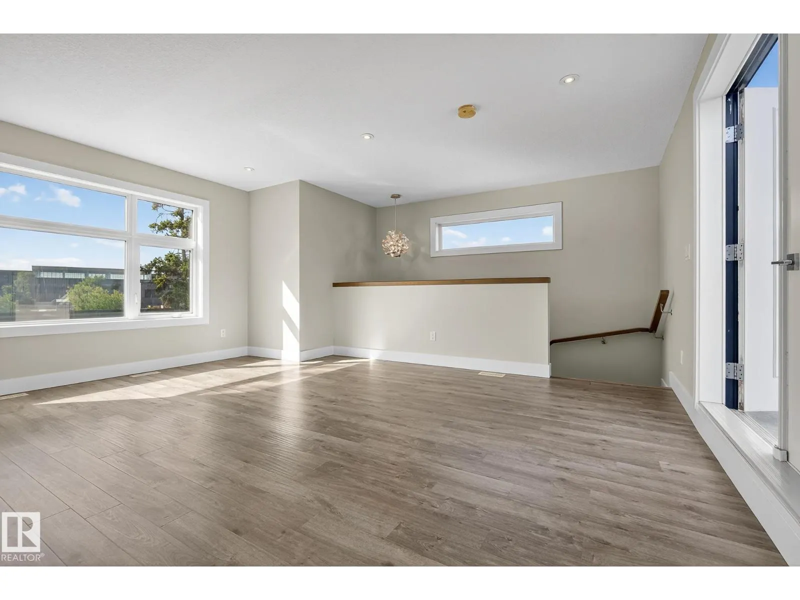 11426 71 AV NW