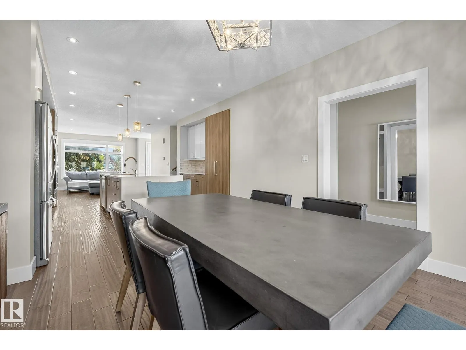 11426 71 AV NW