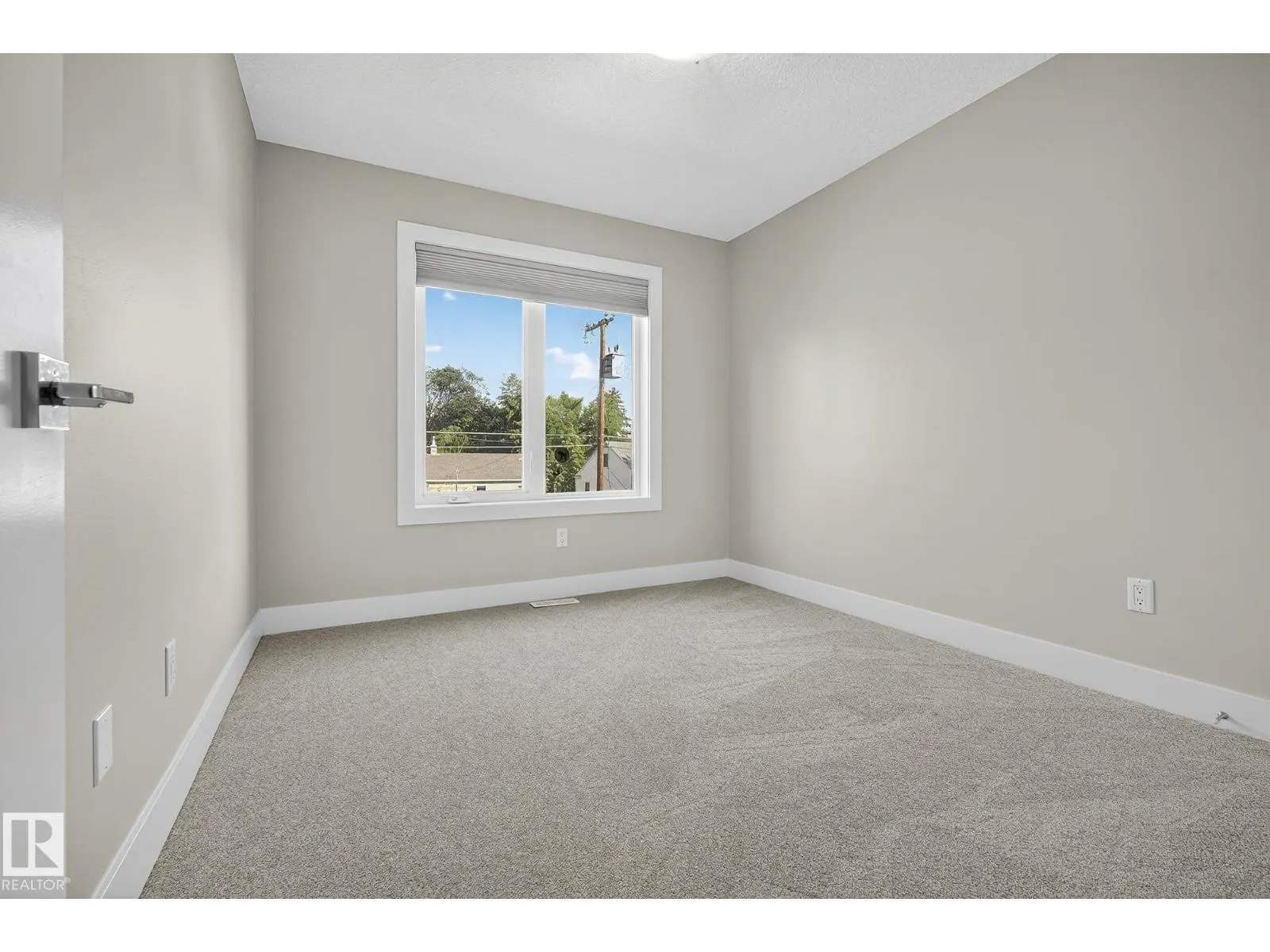 11426 71 AV NW