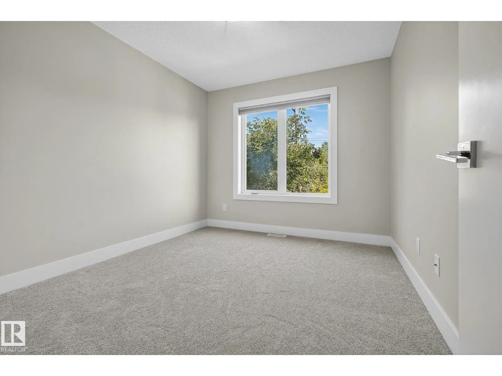 11426 71 AV NW