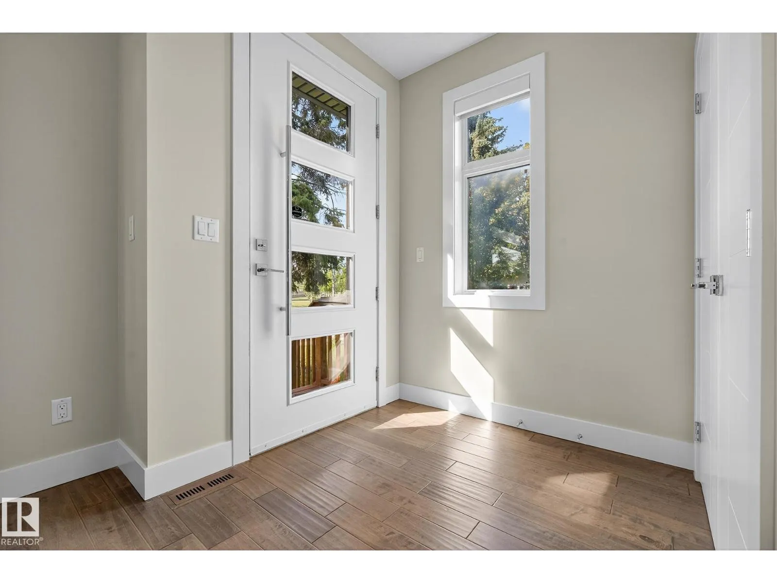 11426 71 AV NW