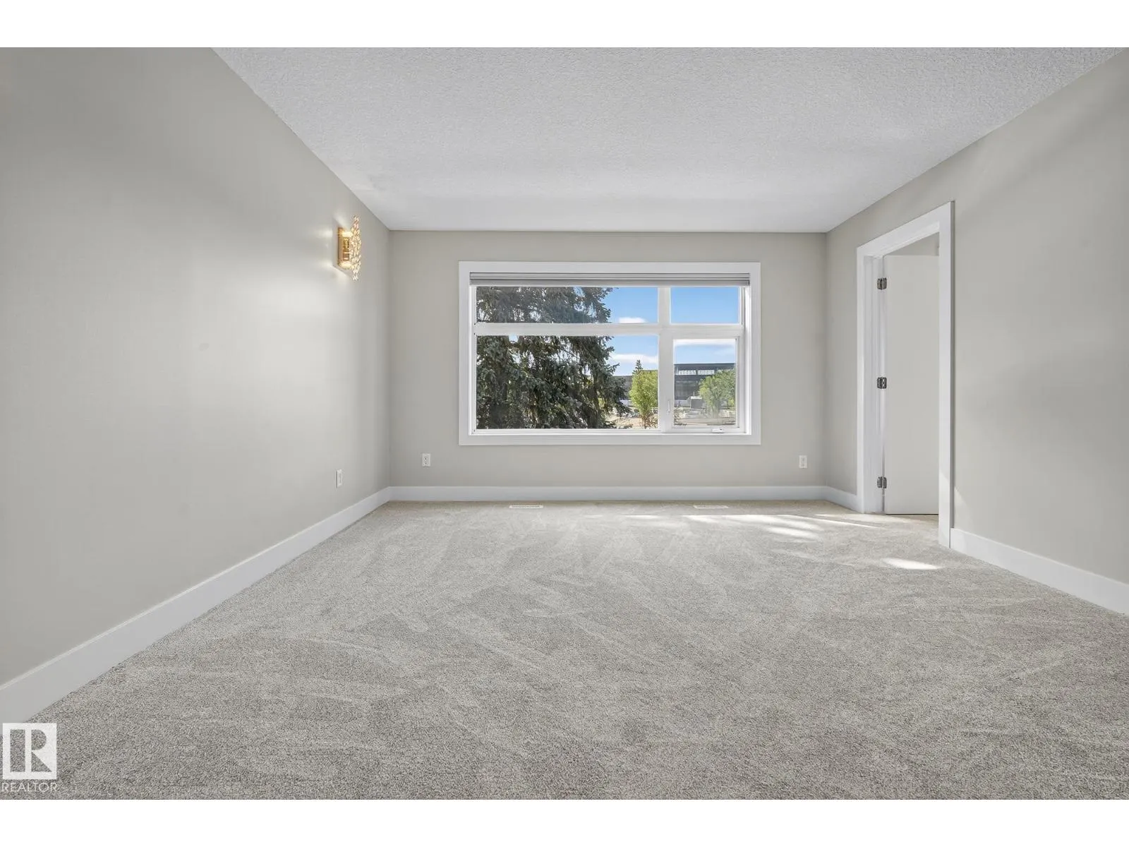 11426 71 AV NW