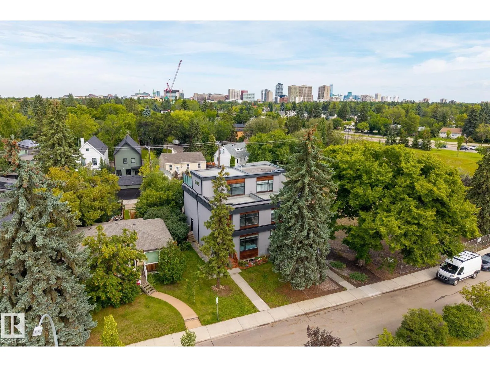 11426 71 AV NW
