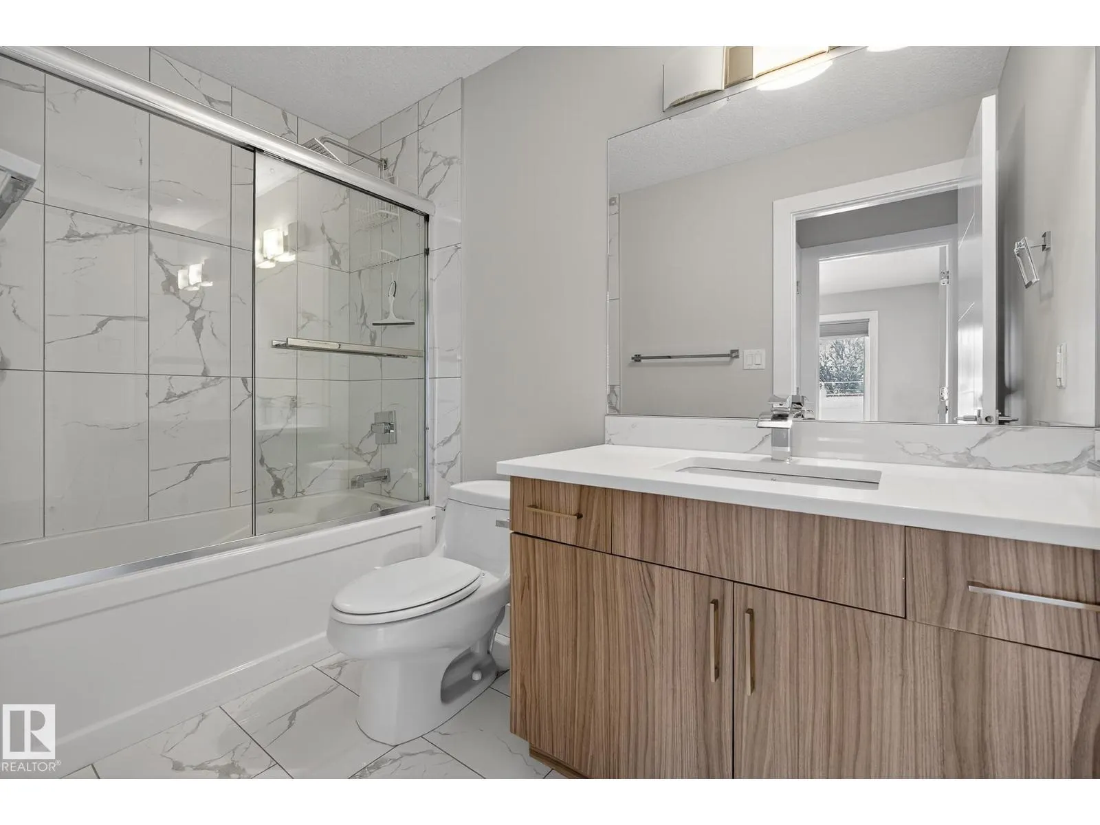 11426 71 AV NW