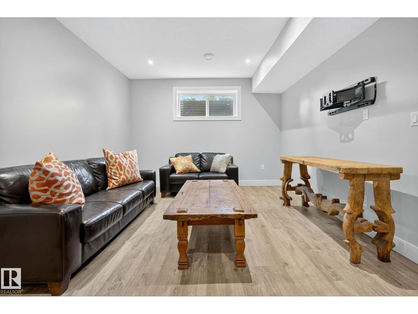 11426 71 AV NW