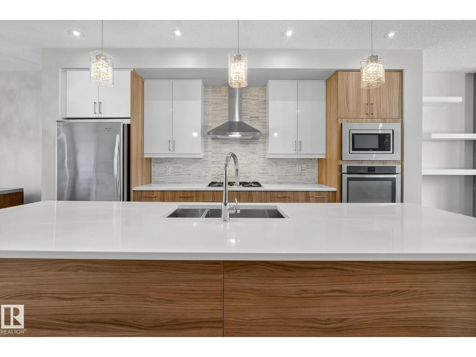11426 71 AV NW
