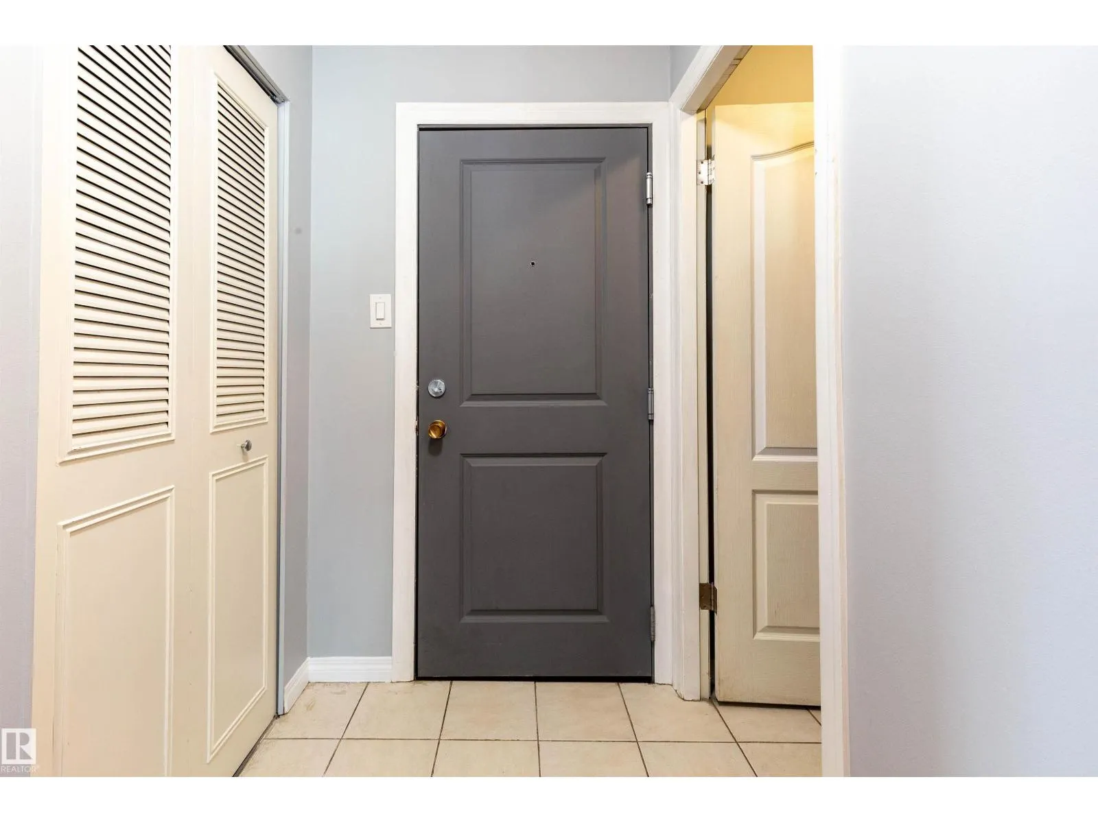 #202 10740 105 ST NW