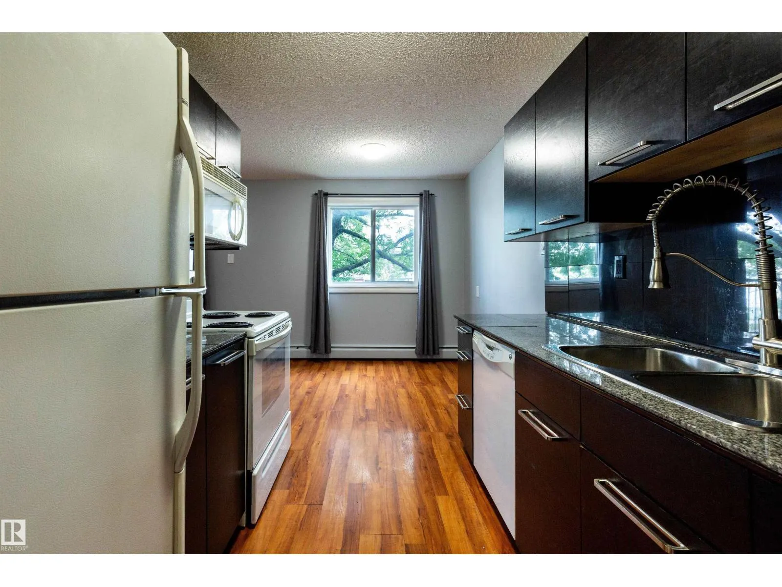 #202 10740 105 ST NW