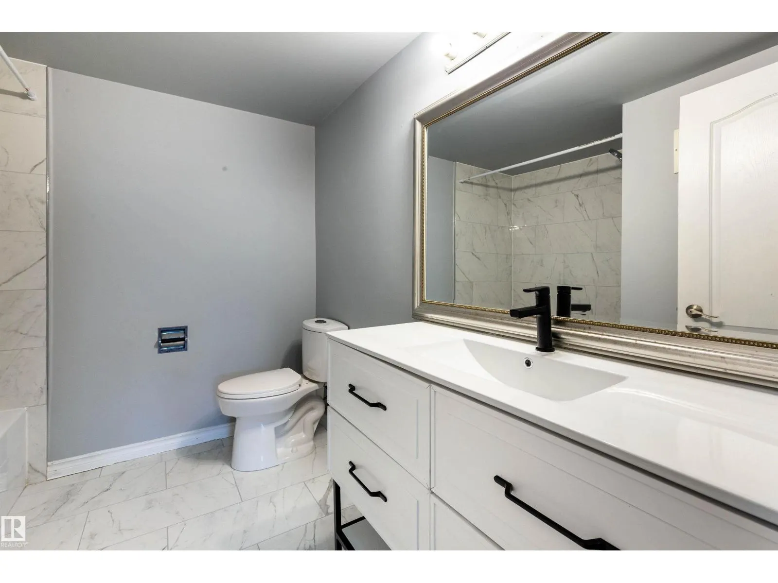 #202 10740 105 ST NW