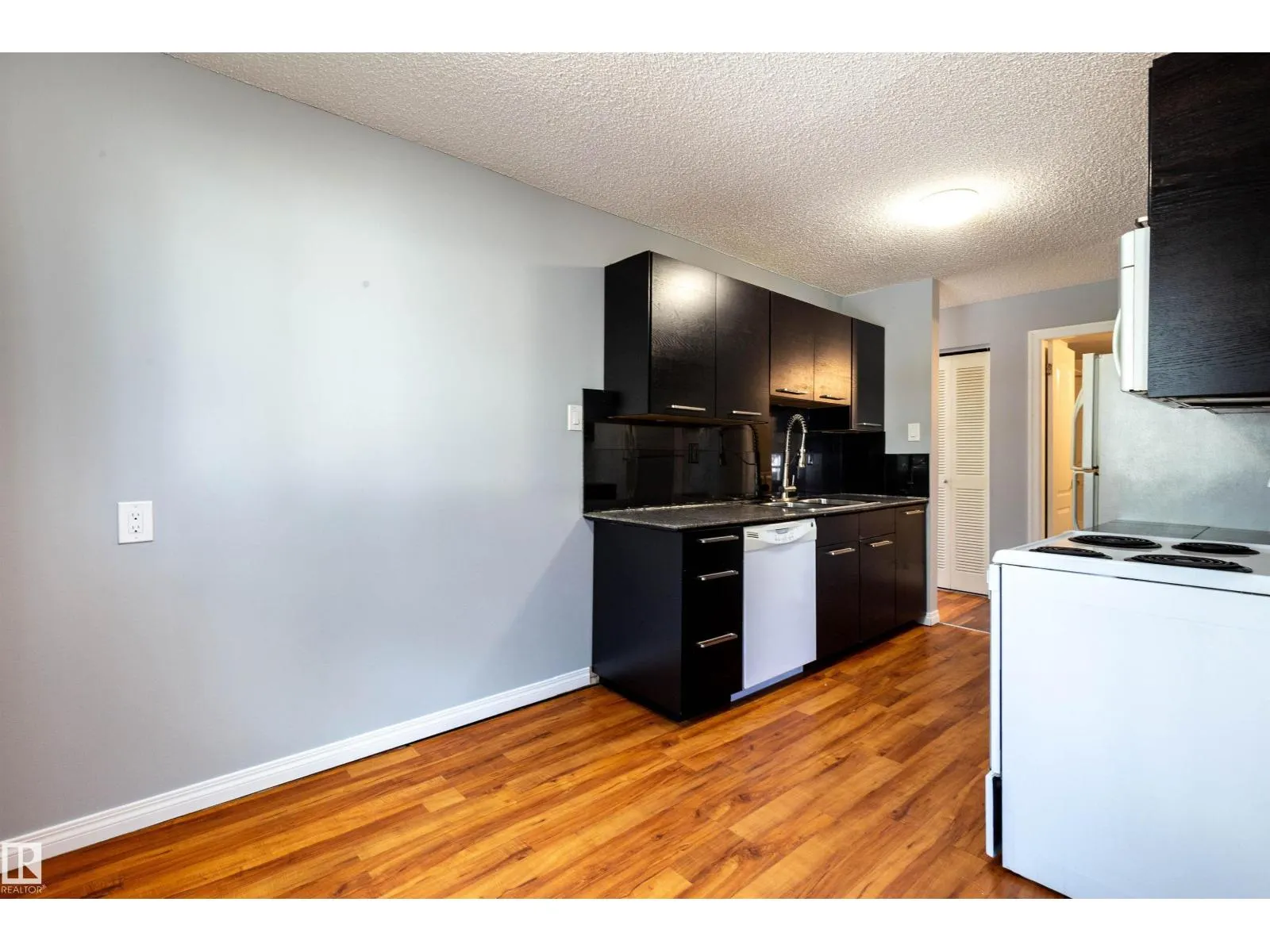 #202 10740 105 ST NW