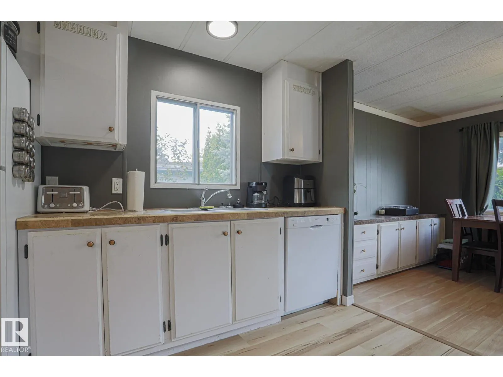1943 West Royal WY NW NW