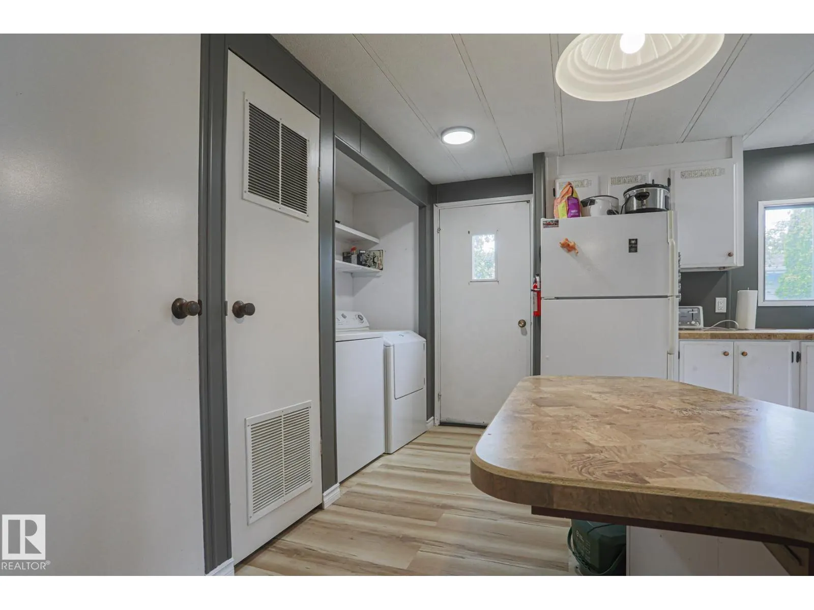 1943 West Royal WY NW NW