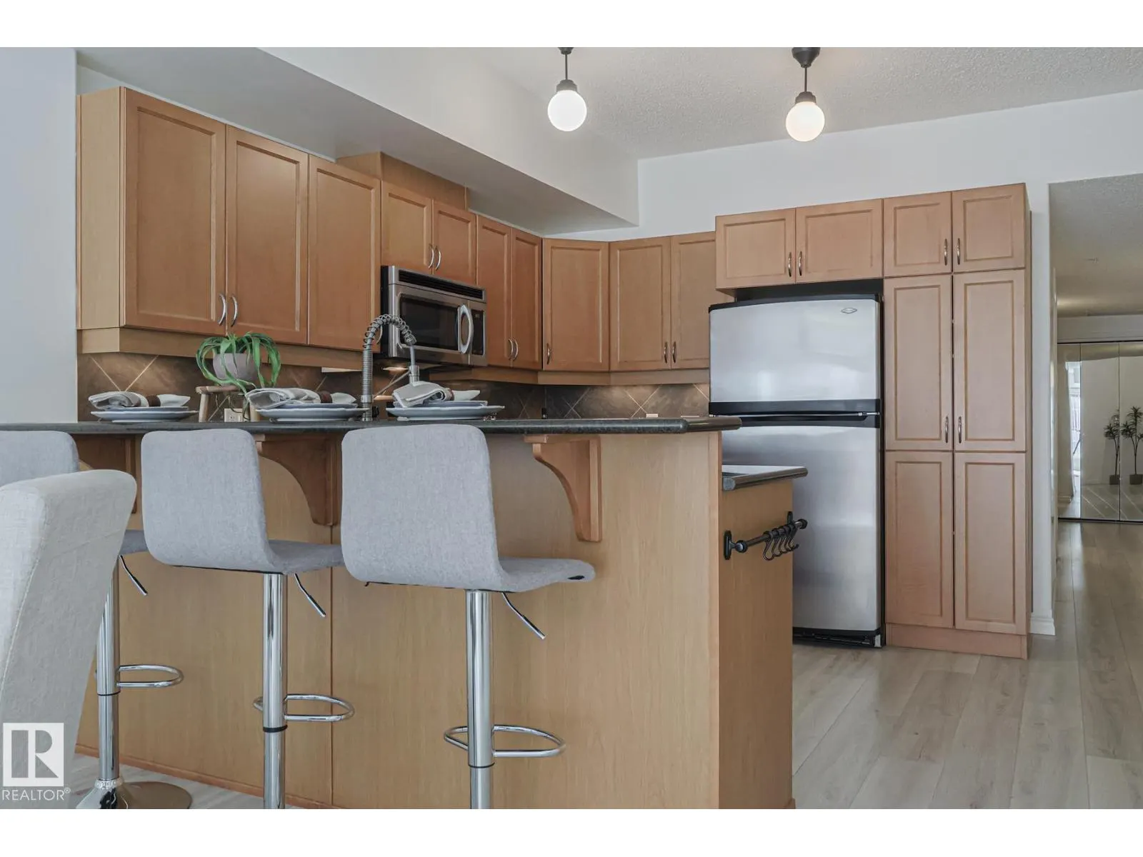 #208 10303 111 ST NW