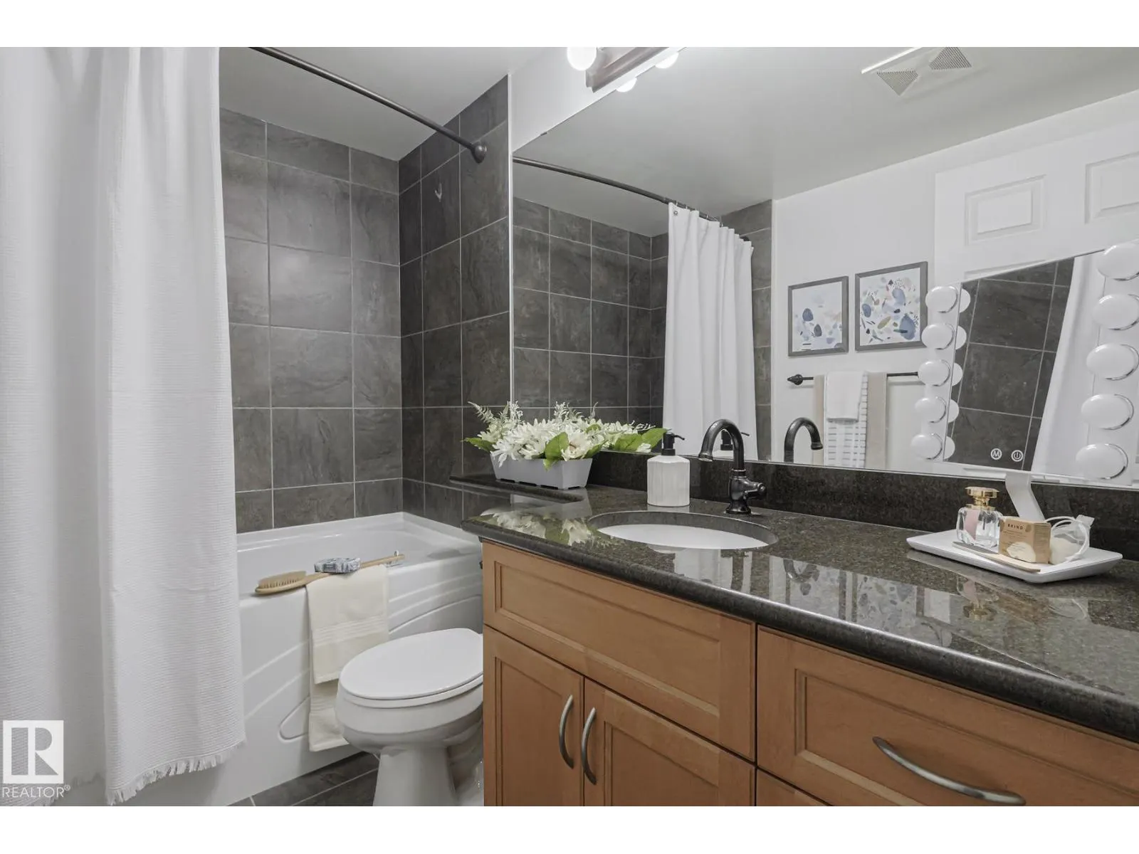 #208 10303 111 ST NW