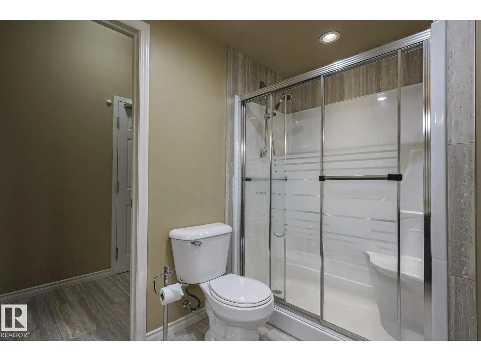 #208 10303 111 ST NW
