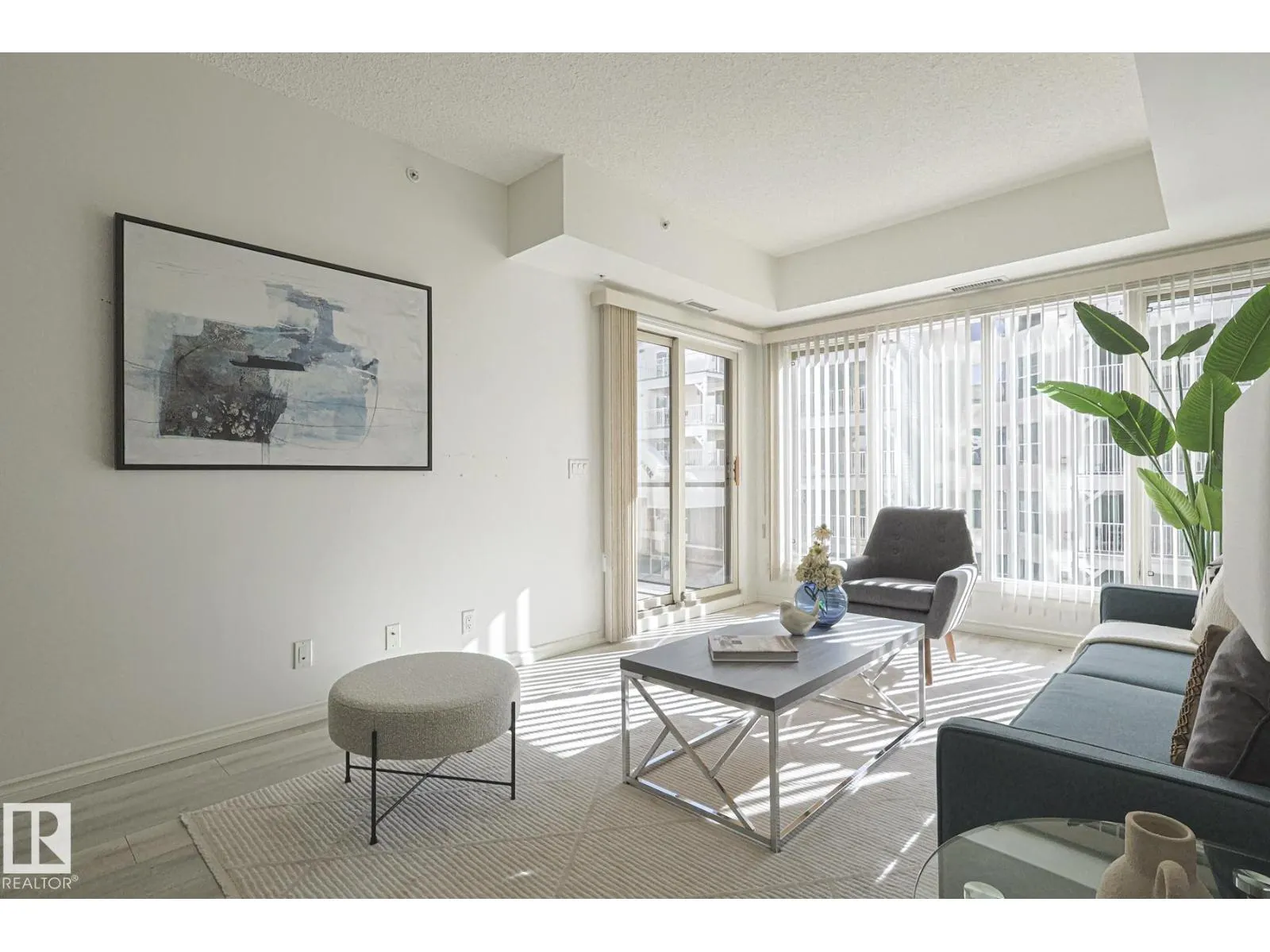 #208 10303 111 ST NW