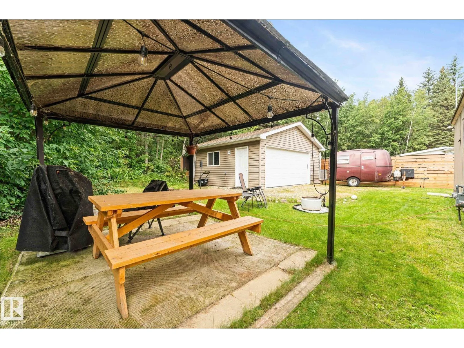 #105 53129 RGE ROAD 14