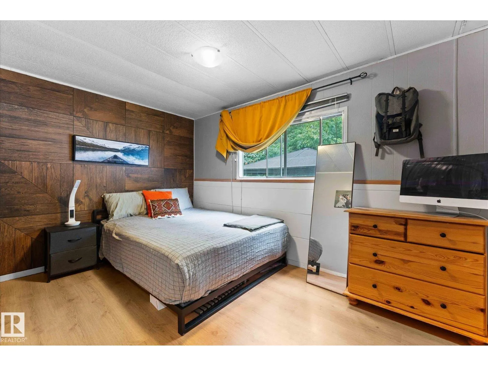 #105 53129 RGE ROAD 14