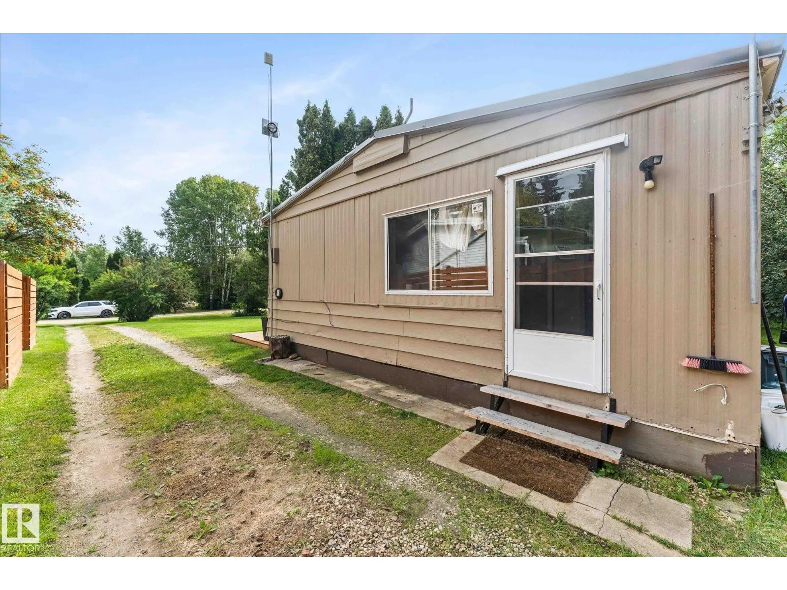 #105 53129 RGE ROAD 14