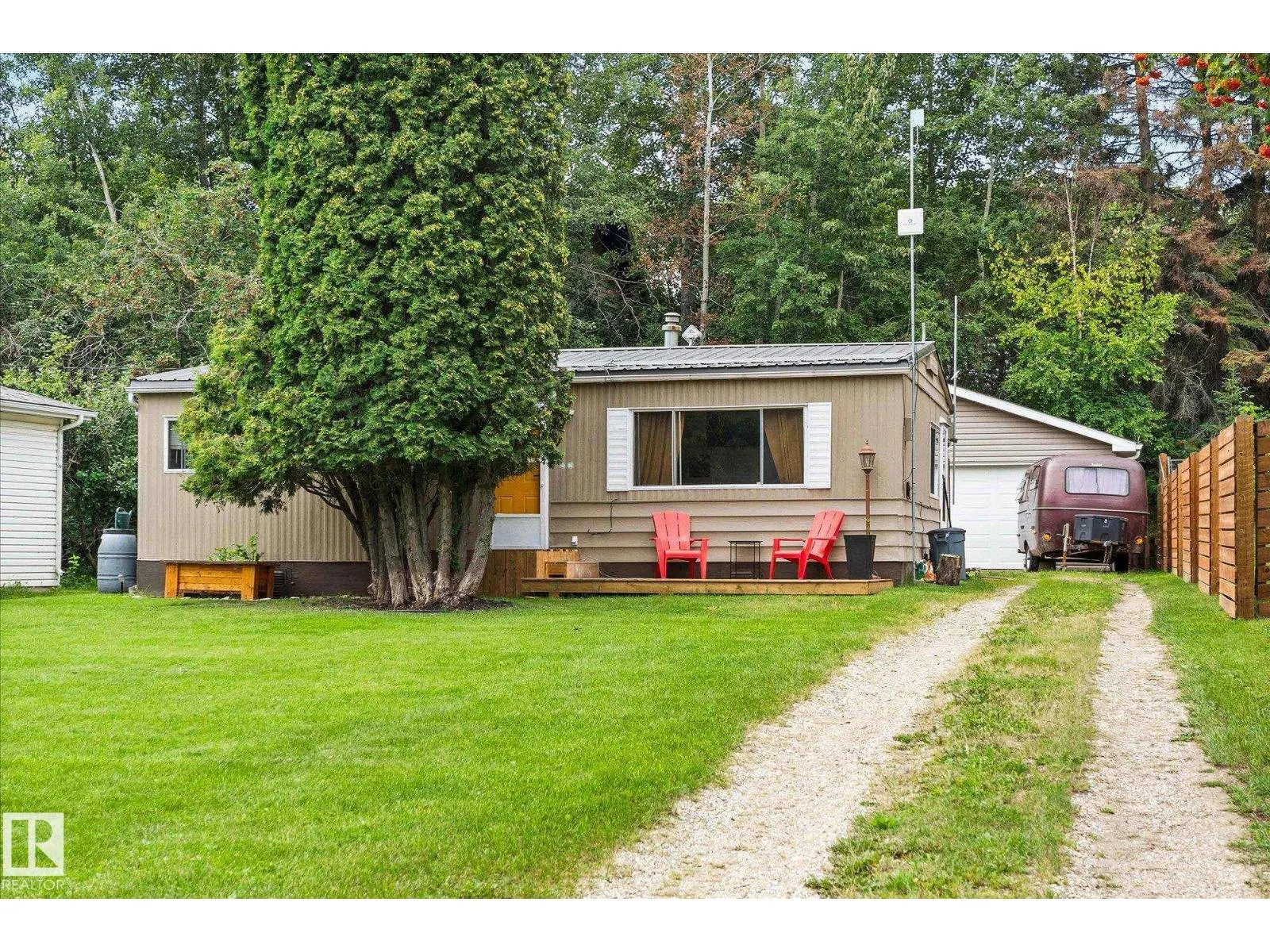 #105 53129 RGE ROAD 14