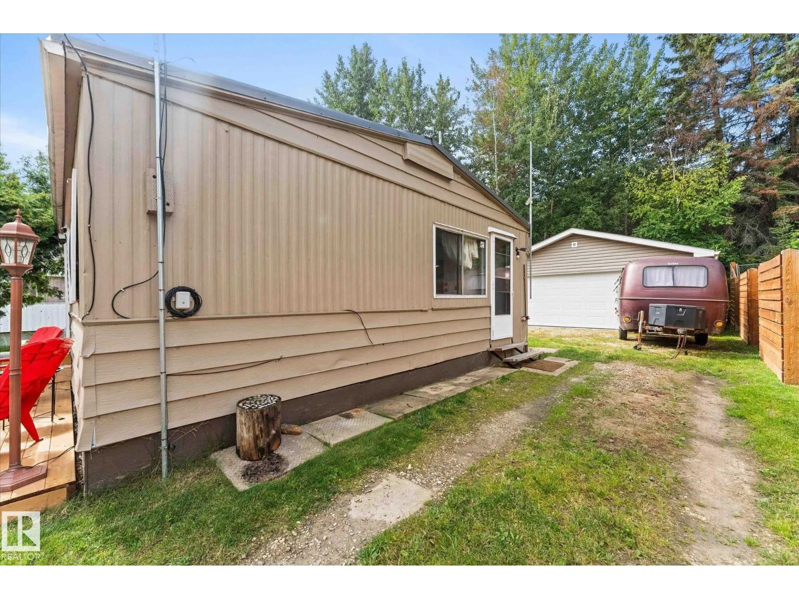 #105 53129 RGE ROAD 14