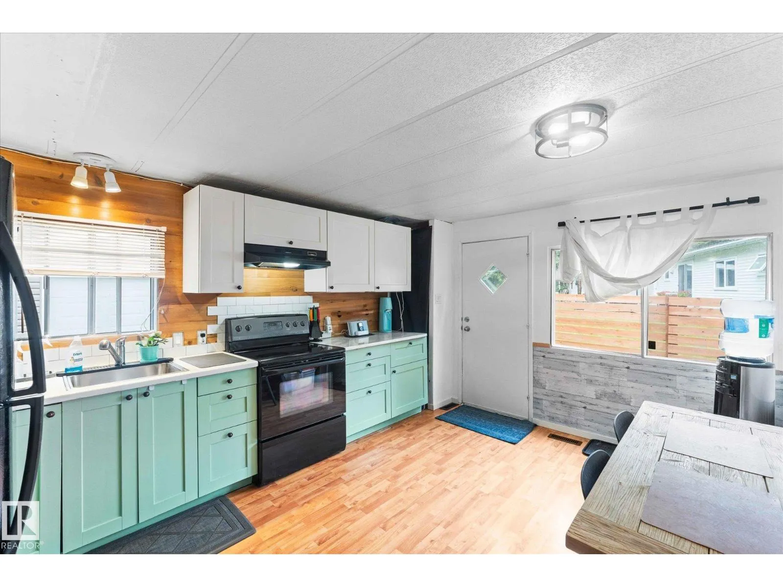 #105 53129 RGE ROAD 14