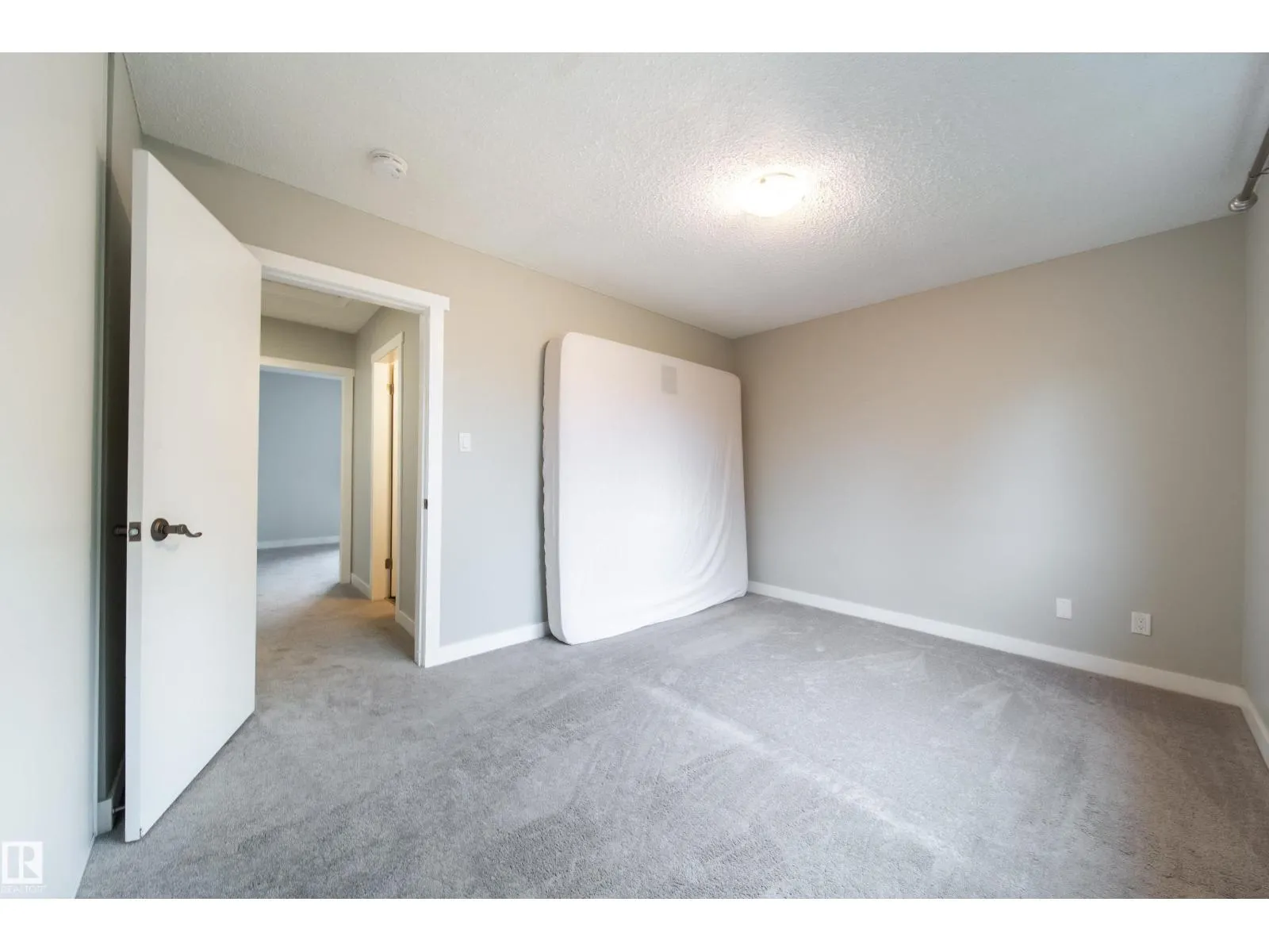 5622 148st ST NW NW