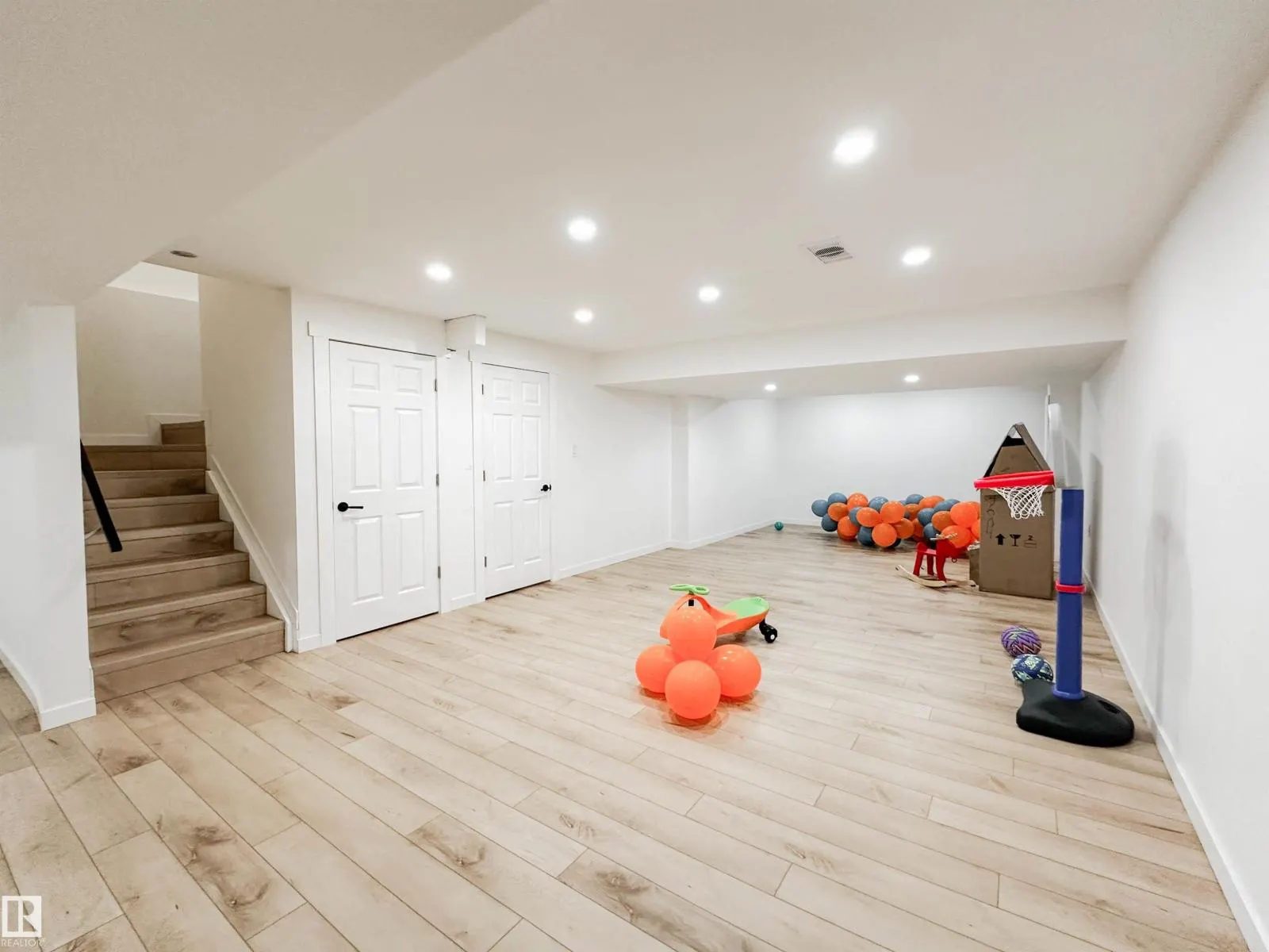 13007 213 ST NW
