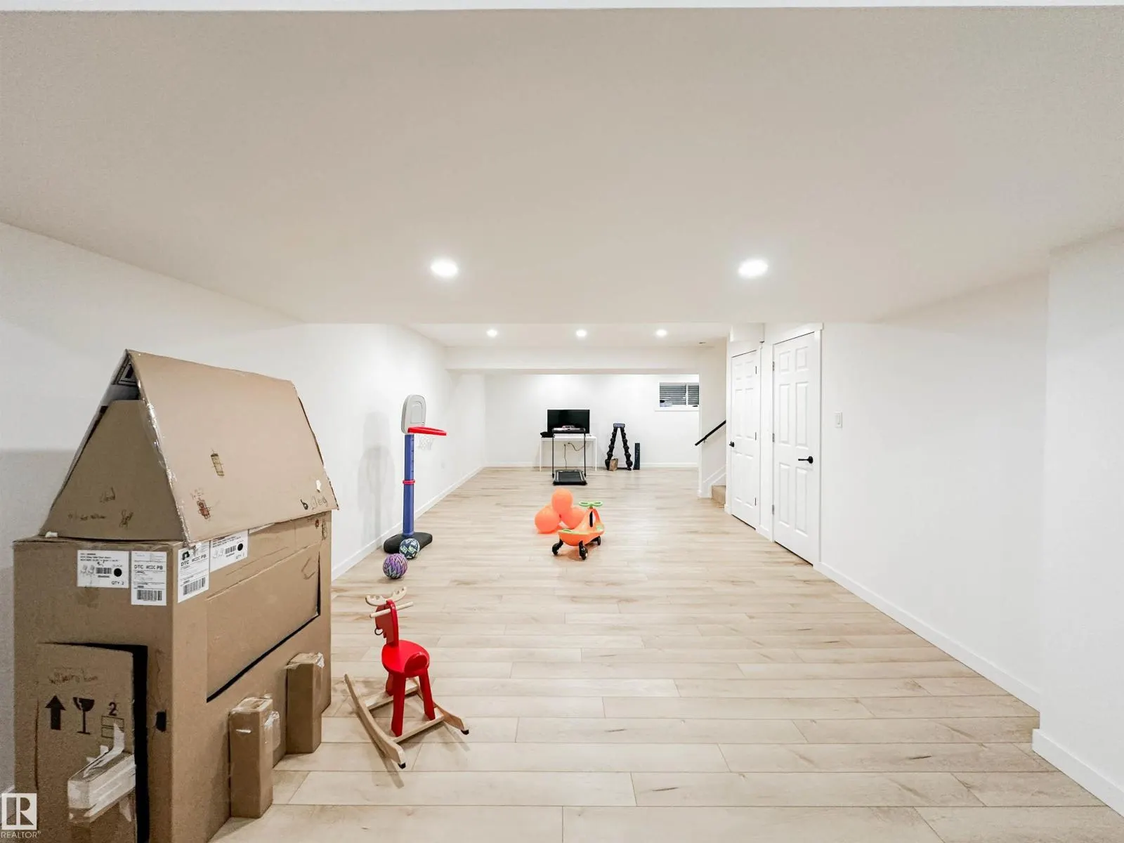 13007 213 ST NW