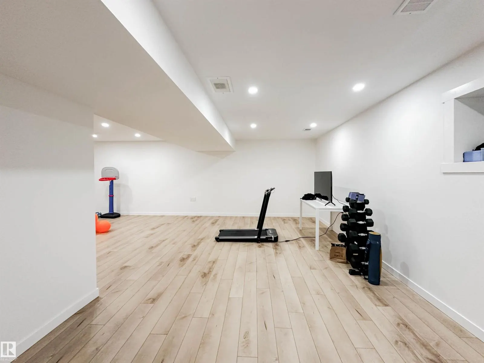 13007 213 ST NW