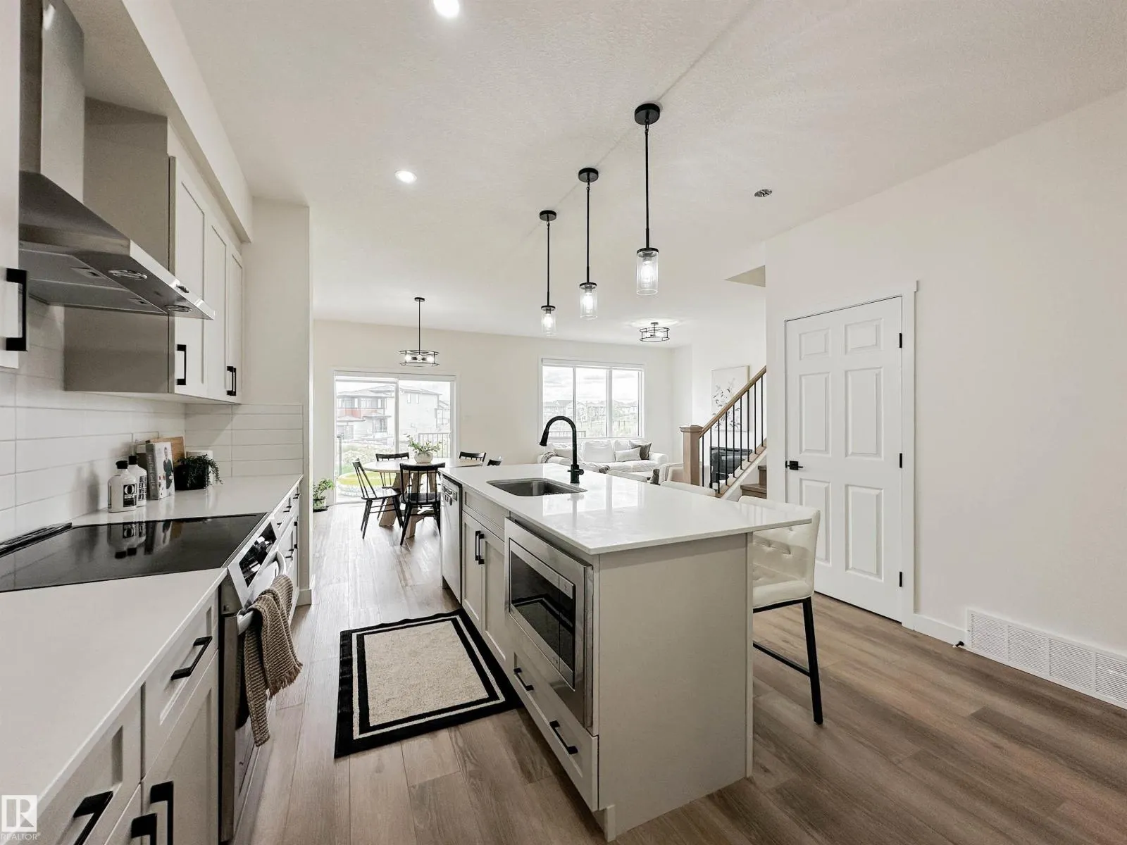 13007 213 ST NW