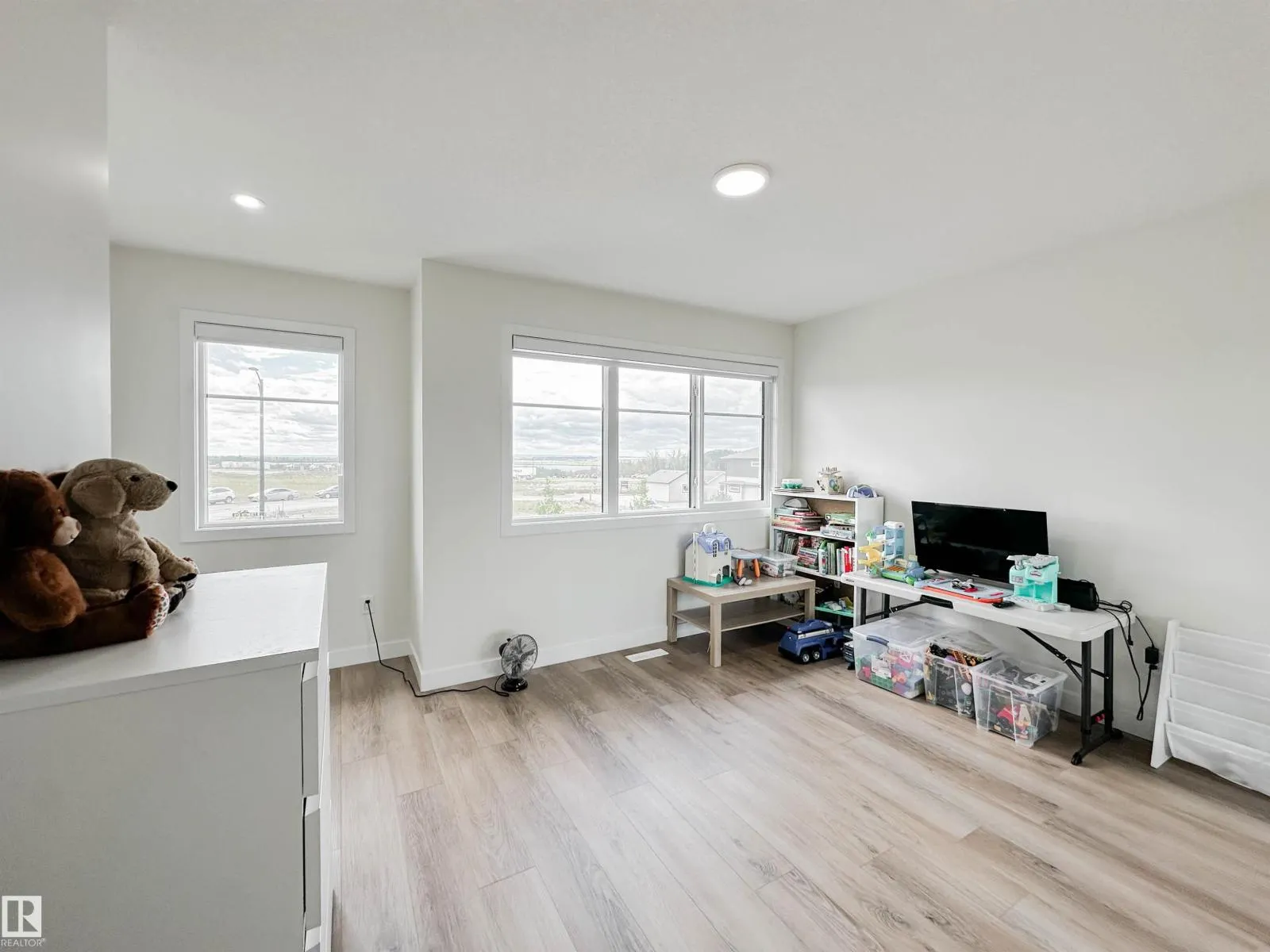 13007 213 ST NW