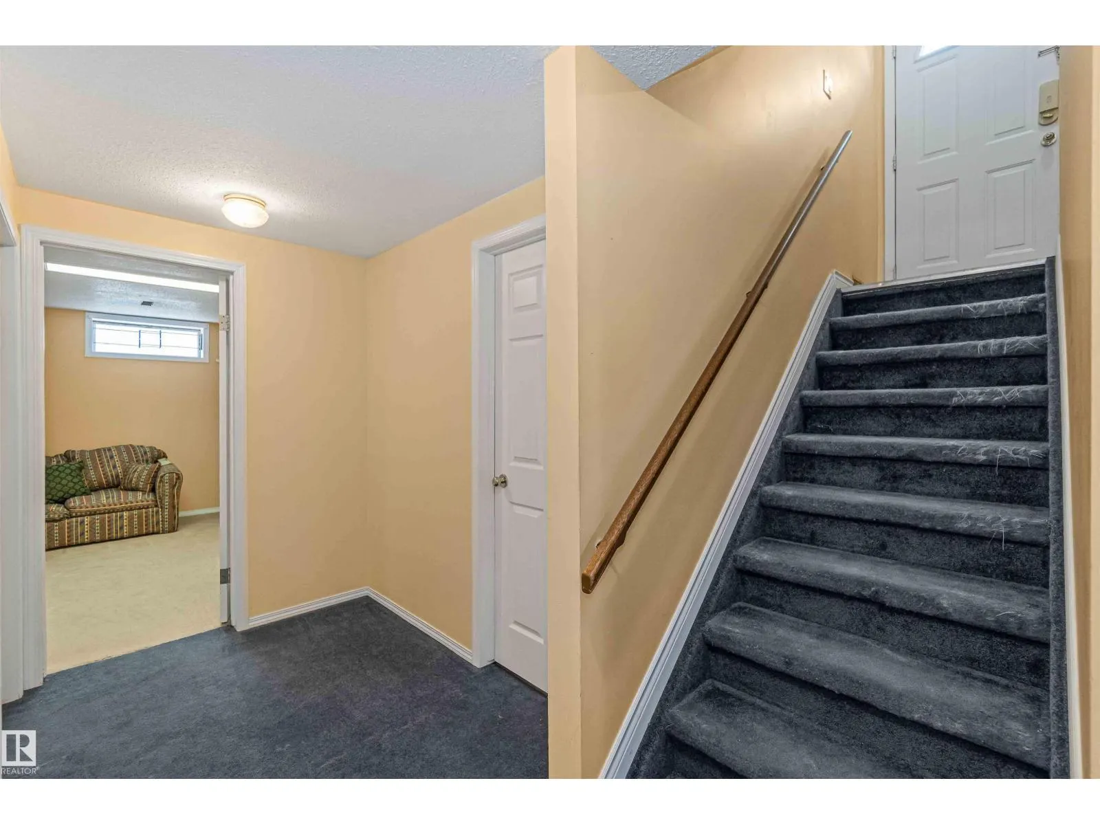 8402 181A ST NW