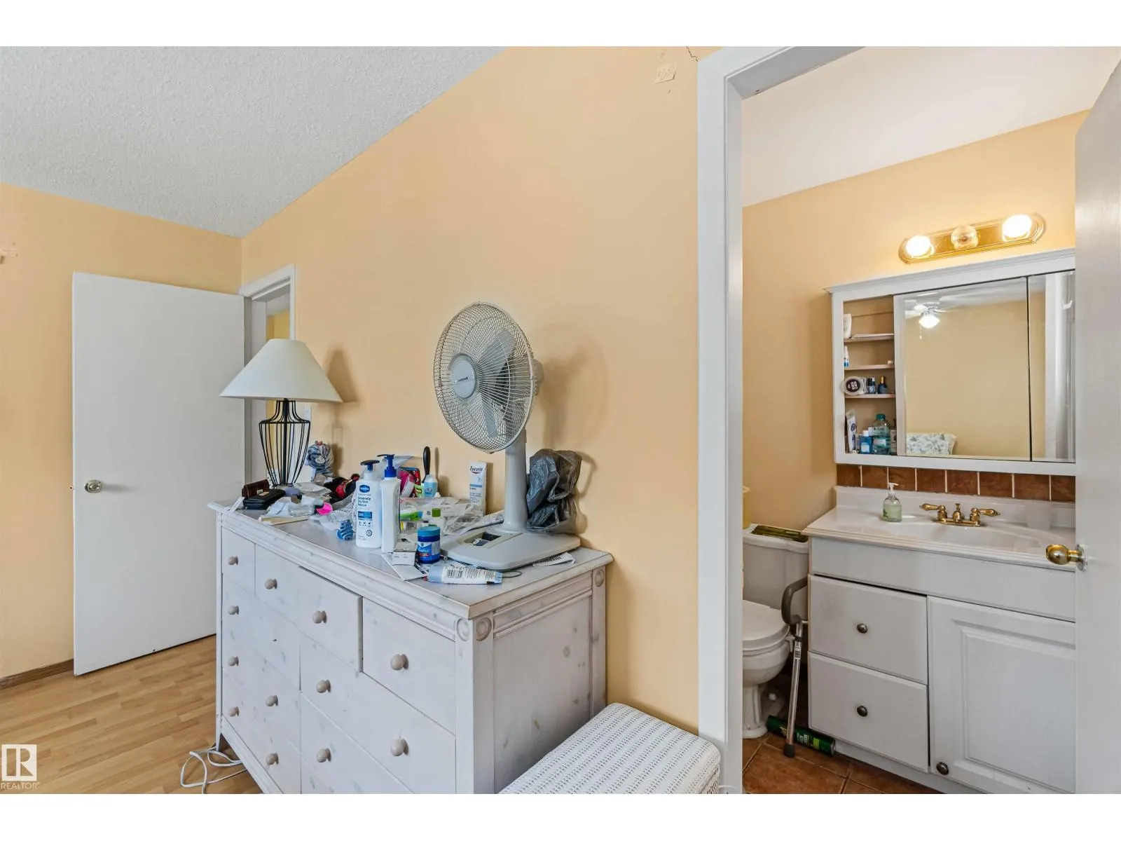 8402 181A ST NW
