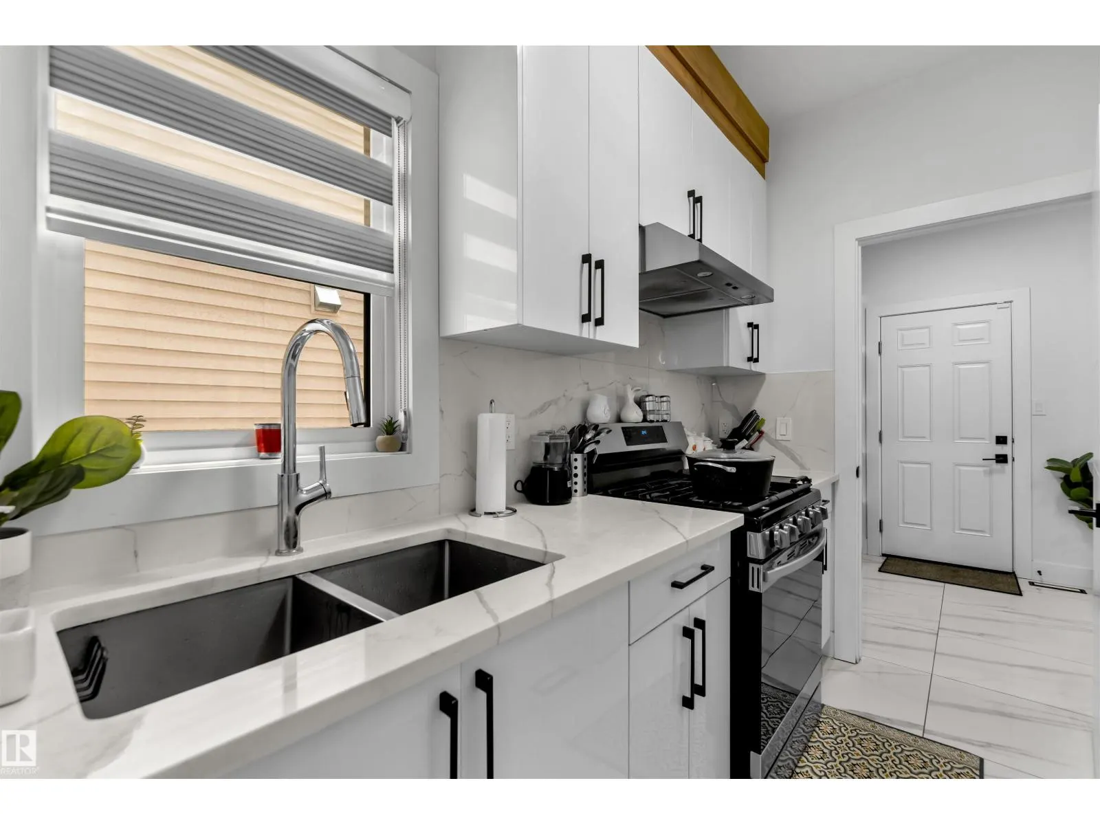 15518 13A AV SW